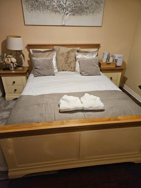 Elite Room at New Forest Village, Rezervasyon  Robin Hood West Yorkshire