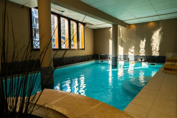 Séjour SPA inclus au centre de St Lary, Rezervasyon  Saint-Lary-Soulan Ski Resort havuzlu oteller, Yüzme Havuzu
