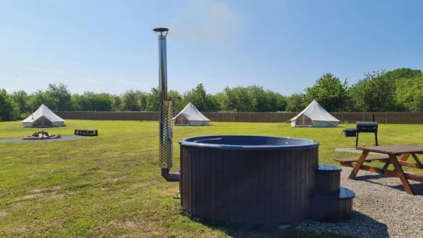 Salomon Glamping, Rezervasyon Kamp Alanı Mooste 