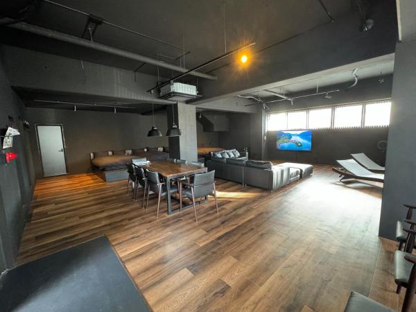 Black Villa Naha 最大8名宿泊可 136平米 美栄橋駅 徒歩1分 国際通り 徒歩7分, Rezervasyon  Tomari Okinawa