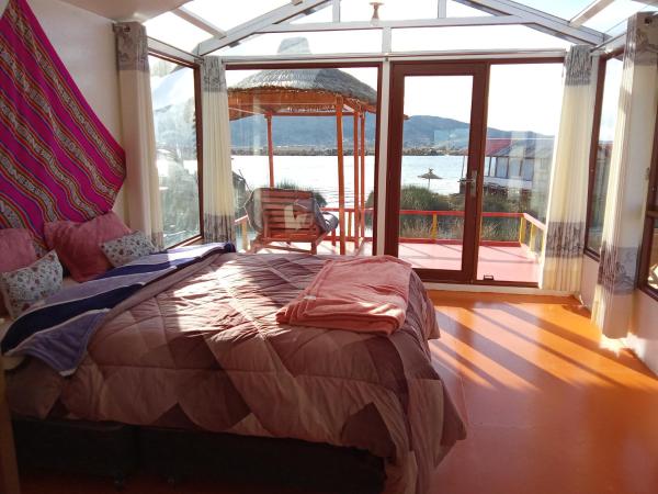 Uros Titicaca UMA lodge, Rezervasyon  Uros Puno, Deustua Arc yakınındaki