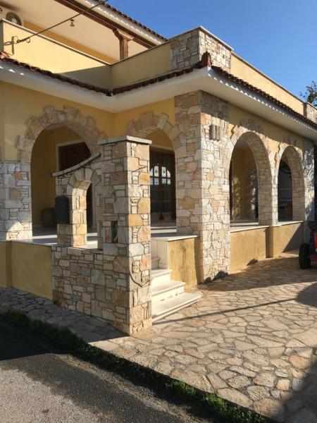 Lepa Kuca, Rezervasyon Otel Attika'teki Ucuz Oteller