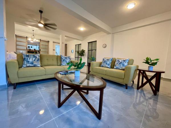 Mont Résidence offering a Loft and 3 Bedroom Apartment steps from the ferry, Rezervasyon Daire Vieques Ceiba
