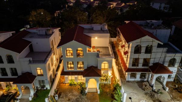 ELIVAAS Villa Paraiso 4 BHK with Pool & Bar, Rezervasyon  Camorlim Goa