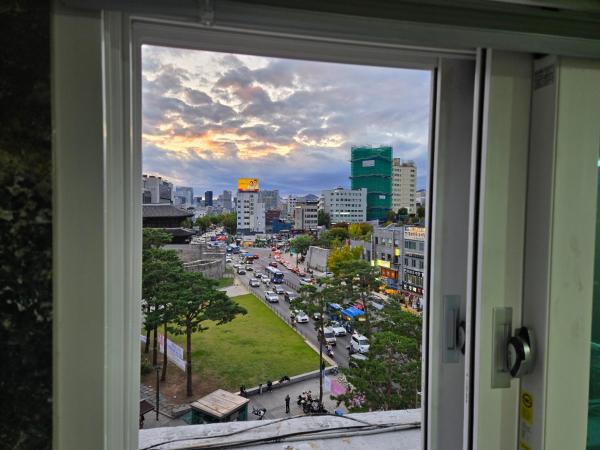 K-Stay Dongdaemun Hostel, Rezervasyon Pansiyon / Hostel Seul'teki Ucuz Oteller, Gwanghuimun yakınındaki