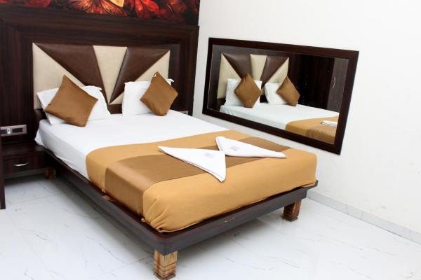 Hotel Aayan Lodging & Boarding, Rezervasyon  Kirnāpur 