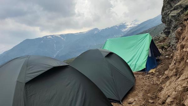 Sach Pass Camping by Sach Pass Hikers, Rezervasyon  Himachal Pradesh otoparklı oteller, Otopark