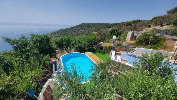 Villa Giardino dei Tratturi, Rezervasyon  Corsano Havuzlu Oteller, Yüzme Havuzu