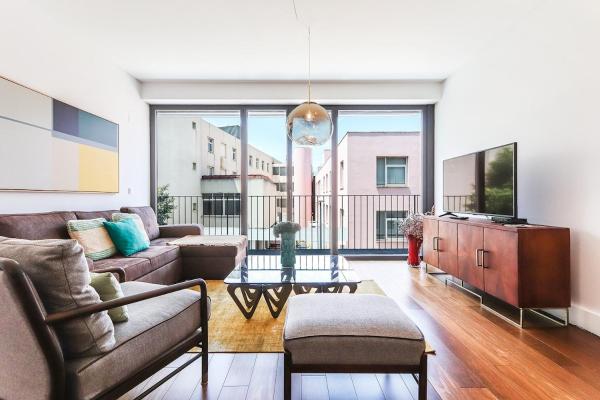 Alcantara Lovely With Balcony 2 Bdr Apt with AC, Rezervasyon  Lizbon Estremadura