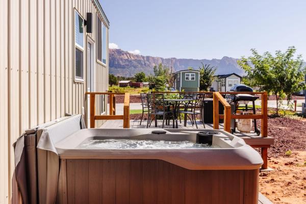Jasper tiny home with private hottub, Rezervasyon  Apple Valley Utah