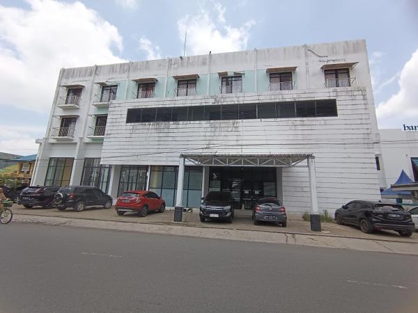 Hotel O Wisma Hamalau SyariahNearPulau Bromo Pedestrian Bridge, Rezervasyon  Kalimantan otoparklı oteller, Otopark