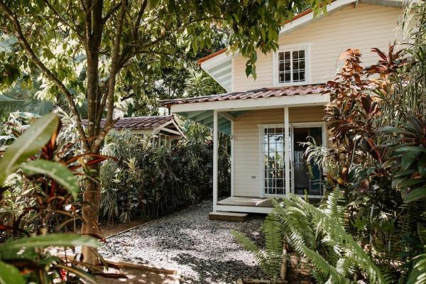 CherryTree Bungalow of Villa Paraiso / Beachfront, Rezervasyon  Big Creek Isla Colon