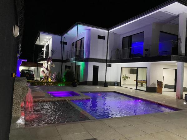 Chalet El Pilar Bacelona Quindio, Rezervasyon Şale Coffee Triangle Havuzlu Oteller, Yüzme Havuzu