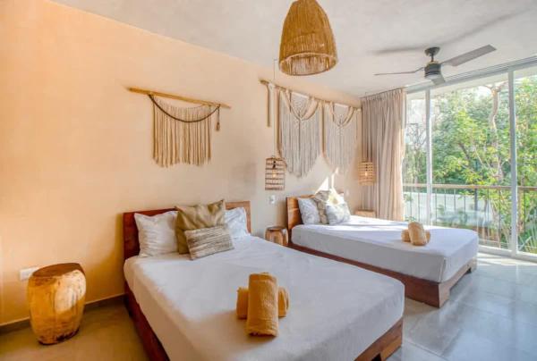 Tulum Center family double suite four guest with free parking pool AC kitchenette near Beach, Rezervasyon  Tulum Quintana Roo