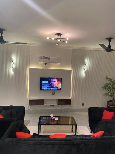 Modern 2BR Retreat F-11, Rezervasyon  İslamabad Pakistan