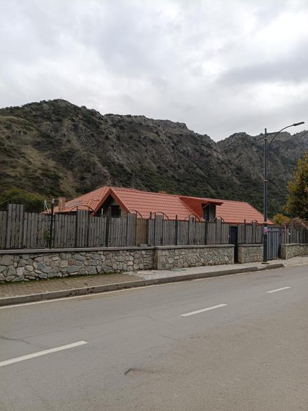 Agmashenebeli house, Rezervasyon  Mtskheta otoparklı oteller, Otopark