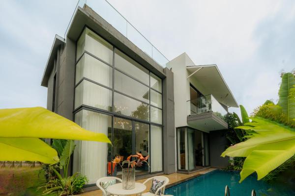 ELIVAAS PUro Sol 3-BHK Villa In a Gated Complex With Private Pool & Bathtub Near Popular Beaches, Rezervasyon  Goa Havuzlu Oteller, Yüzme Havuzu