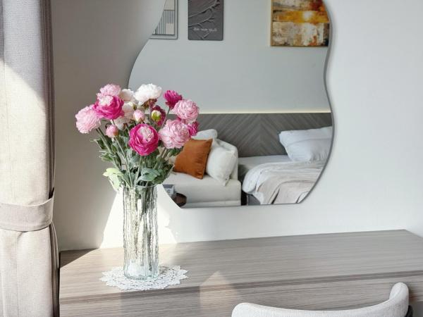 1BR Lake View Studio - Homestay Onsen Ecopark, Rezervasyon  Hung Yen SPA Otelleri, SPA