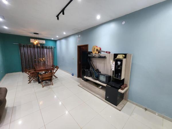 Casa con patio y quincho en Cambyreta Itapua, Rezervasyon  Itapua Havuzlu Oteller, Yüzme Havuzu