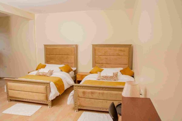 Pekasa Palace Hotel, Rezervasyon  Fort Portal Western Uganda