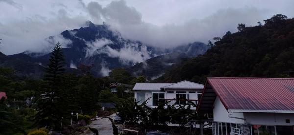Sling & Stone Mountain Suites, Rezervasyon Otel Ranau Sabah
