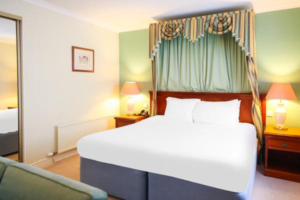The Courtyard Hotel Near Leeds, Rezervasyon  Merseyside Kahvaltılı Oteller, Kahvaltı