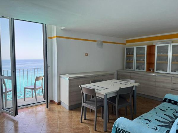 Harmonia Apartment with breathtaking view and a perfect location, Rezervasyon Daire Tropea Kalabriya
