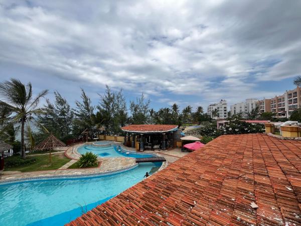 Magnificent Beachfront Holiday Homes, Rezervasyon  Coast Region Havuzlu Oteller, Yüzme Havuzu