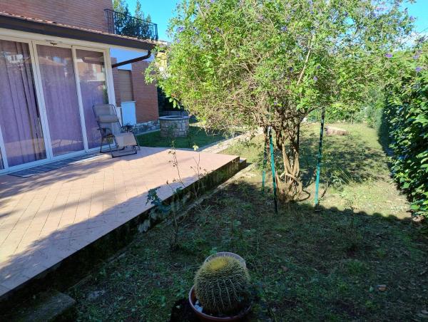 Villa Ermes, Rezervasyon  Lazio otoparklı oteller, Otopark