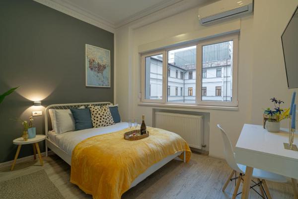 Modern 2-BR Flat near Cismigiu & Universitate - Balcony & Kitchen, Rezervasyon  Bükreş Muntenia