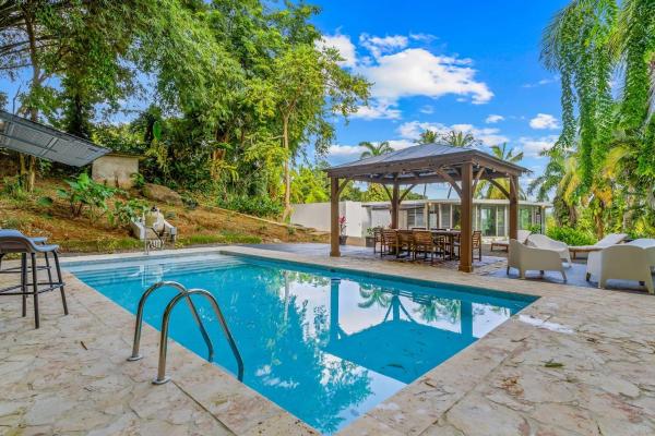 Unique Rainforest Villa, Pool Modern Comforts, Rezervasyon  Rio Grande 