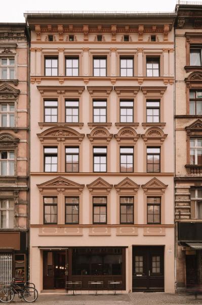 LYV Apartments - Berlin Neukölln, Rezervasyon  Berlin Almanya, Blacksmith yakınındaki