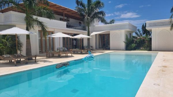 Luxury 4 BR Villa, Rezervasyon  Coast Region Havuzlu Oteller, Yüzme Havuzu