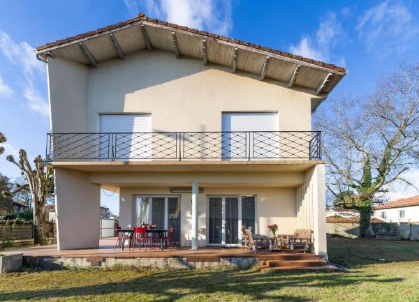 Villa Amistad - centre - parking - jardin - lave linge et vaisselle, Rezervasyon  Mont-de-Marsan 