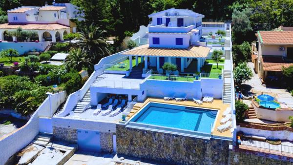 Pearl with Sea Access & Shared Pool, Rezervasyon  Santa Flavia havuzlu oteller, Yüzme Havuzu