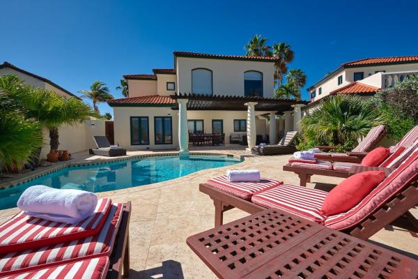 Luxury 4BD Villa Tierra del Sol Private Pool, Rezervasyon  Noord Havuzlu Oteller, Yüzme Havuzu