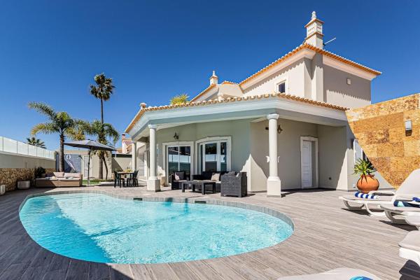 Quiet Villa Near The Beach, Opcional Heated Pool, Rezervasyon  Albufeira Albufeira