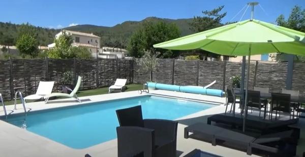 Villa accueillante avec piscine à Castellane - 153 m², Rezervasyon  Castellane 