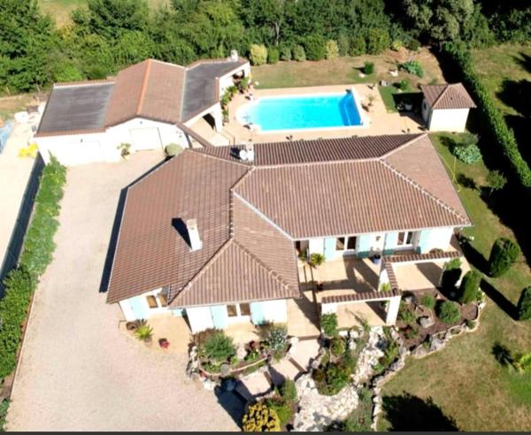 Villa atypique avec spa piscine 12x6 cheminée fdb proche du Golf dans parc arbore, Rezervasyon  Montauban Tarn-et-Garonne