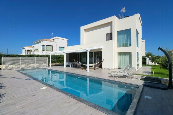 Modern Villa With Views Of Ortigia, Rezervasyon  Sicilya Havuzlu Oteller, Yüzme Havuzu