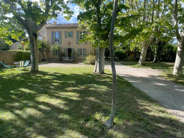 Villa des Platanes - Maison provençale avec jardin, parking & barbecue au cœur du vignoble du Château de Barbebelle Rognes - Proche Aix-en-Provence - 6 personnes, Rezervasyon  Rognes Carros