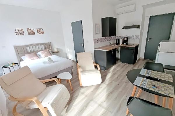 Apt 7, 2ème étage, Studio de 24 m2 avec terrasse plein sud,, Rezervasyon  Amelie-les-Bains-Palalda Pyrénées-Orientales