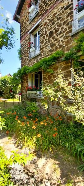 Chambres dans une maison de charme au calme en bord de Marne proche transports, Rezervasyon  Joinville-le-Pont Val de Marne
