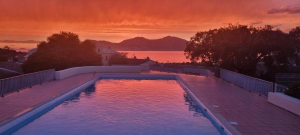 Maison porticcio vue mer chez Olivier, Rezervasyon  Korsika Havuzlu Oteller, Yüzme Havuzu