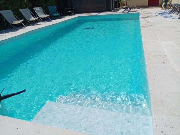 Le Val des Nymphes Petit déj compris, piscine, parking, Rezervasyon  Colonzelle Drôme Provençale