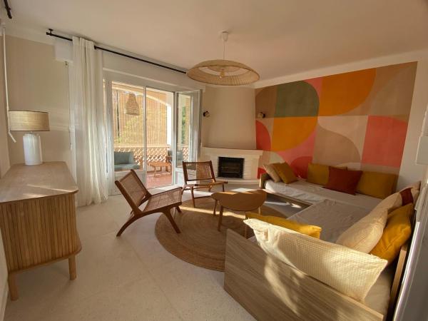Villa and independent studio St Raphaël Agay, Rezervasyon  Saint-Raphaël Mimosa Road