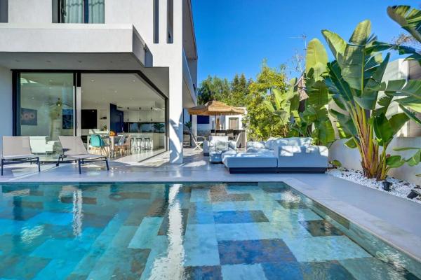 SUPERBE Villa PISCINE moderne - Cap brun - plage de Toulon, Rezervasyon  Toulon Var coast