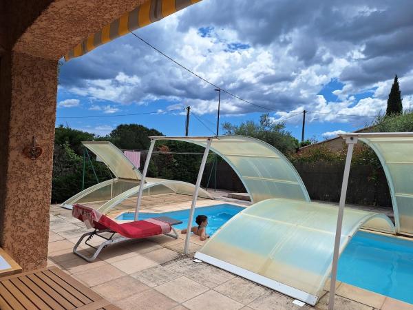 Villa with pool in Taradeau, Rezervasyon  Rhône-Alps havuzlu oteller, Yüzme Havuzu