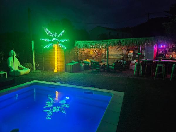 EVGmazetsyurt piscine lapicholine, Rezervasyon  Rhône-Alps havuzlu oteller, Yüzme Havuzu