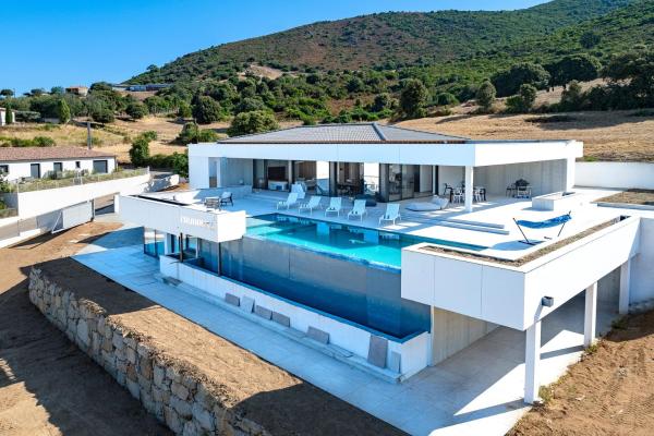 Colombina - Villa avec piscine, Rezervasyon  Korsika Havuzlu Oteller, Yüzme Havuzu